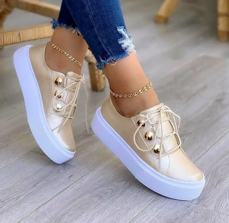 Jenny  Schnrsenkel-Flachschuhe mit Nieten fr Damen
