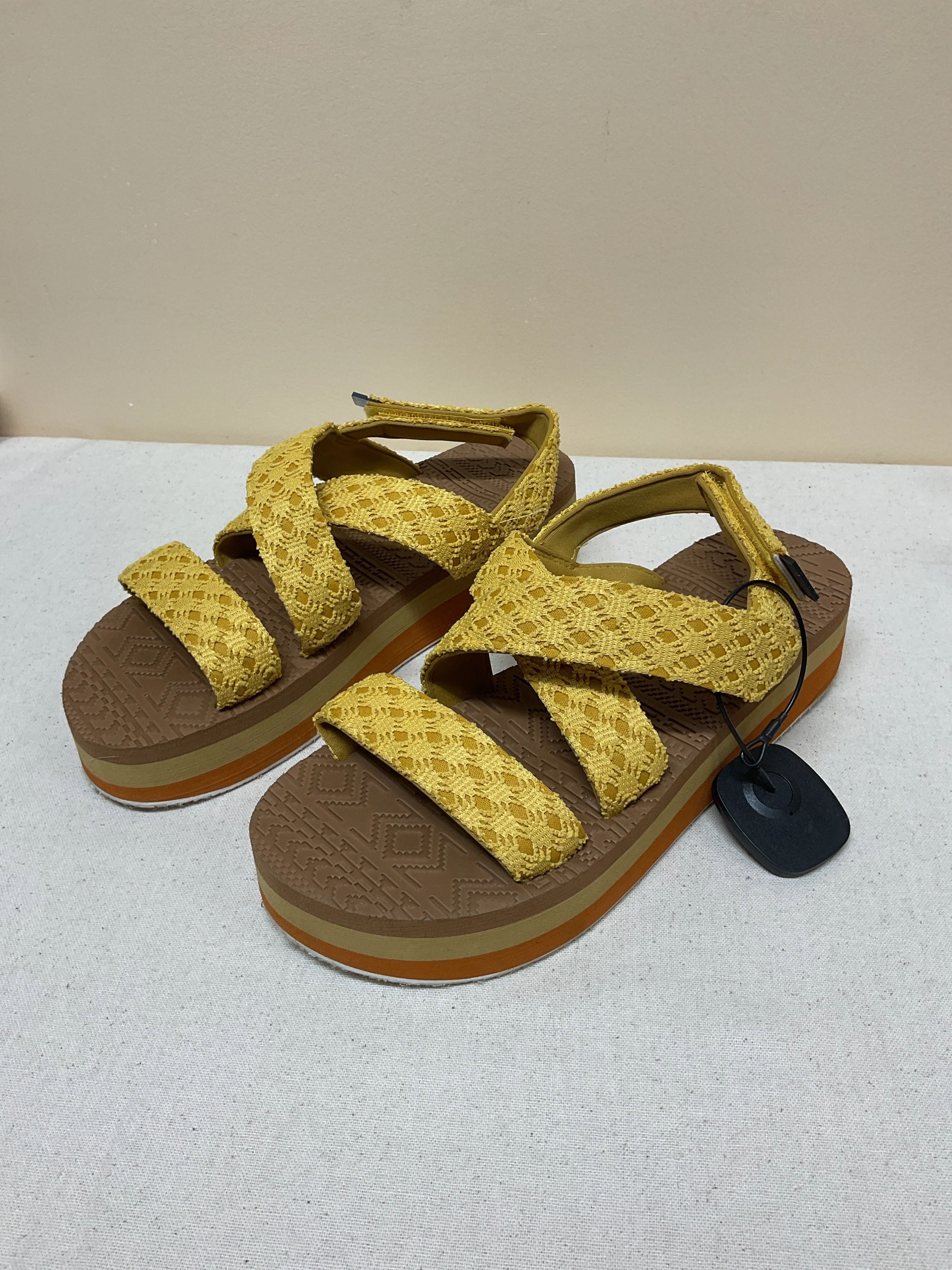 Sandals Flats By Muk Luks In Yellow, Size:9