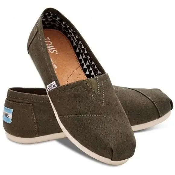 Women’s TOMS Classic Alpargata – Iconic Slip-On with Lightweight Comfort